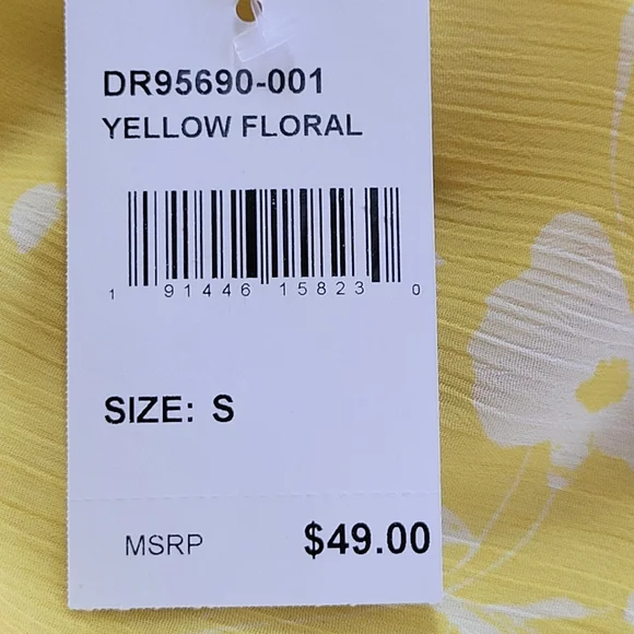 🌟 NWT ALL IN FAVOR Yellow White Floral Wrap Dress with Ruffles Women's Size S - Picture 8 of 8